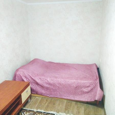 Двухкомнатная Квартира В Центре Okhtyrka Luaran gambar